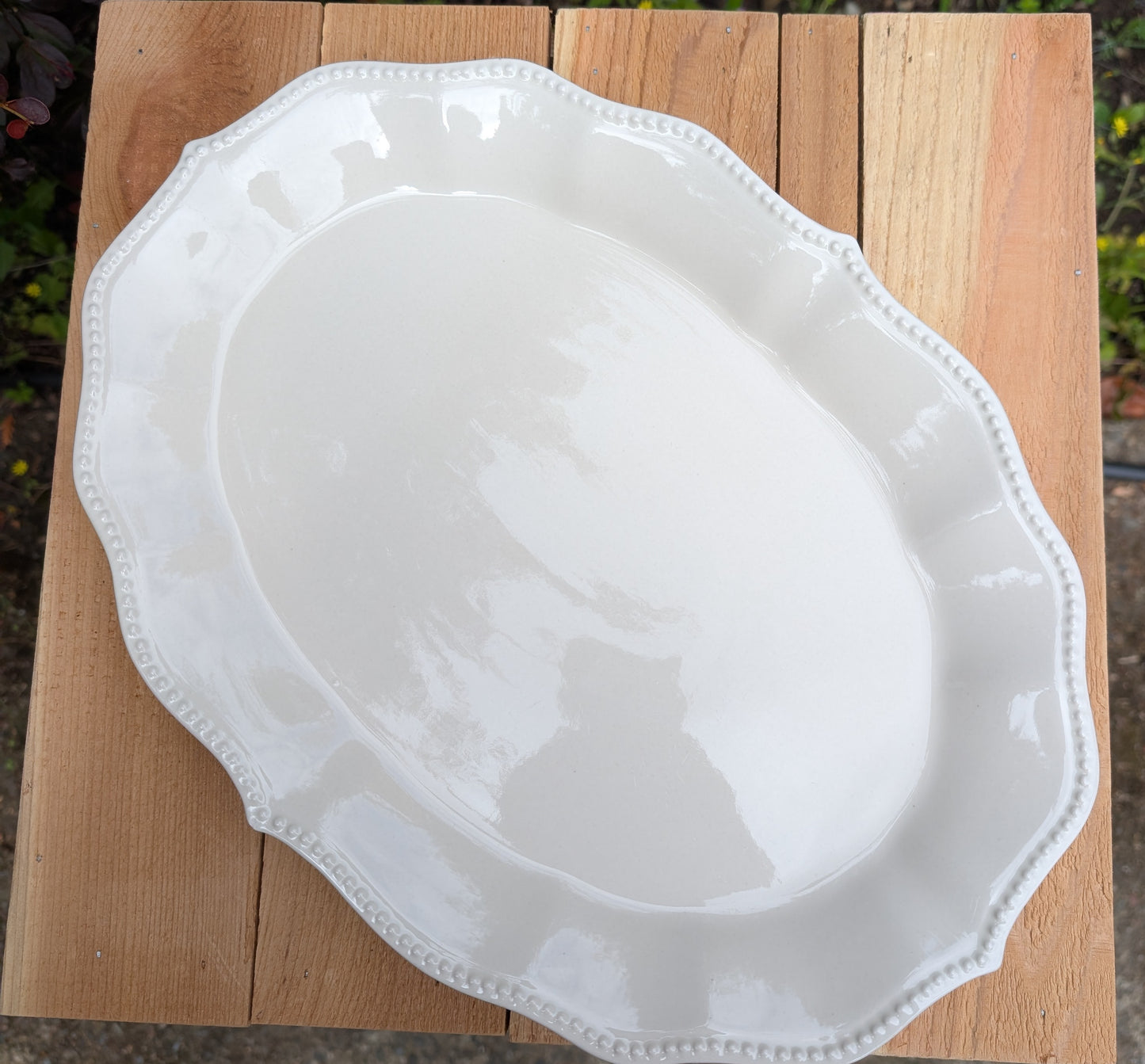 Gather & Feed™ Farmhouse Scallop Bird Feeding Platter