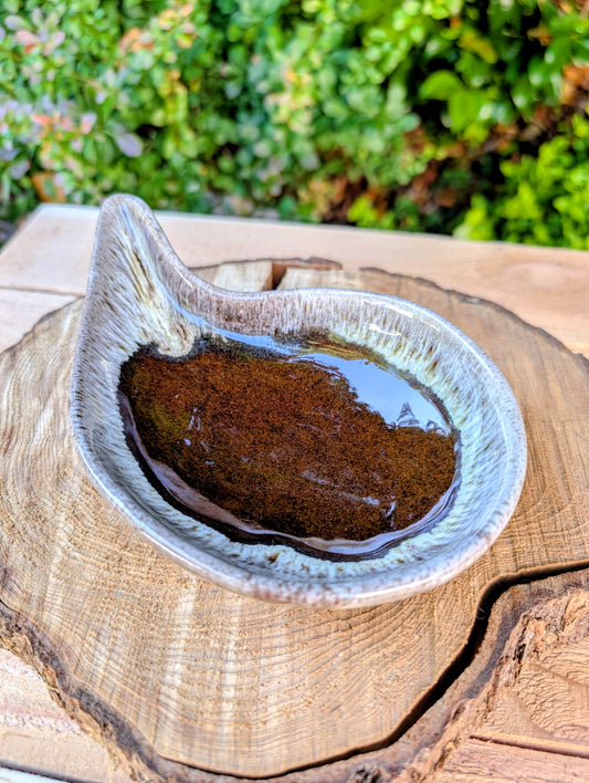 Vintage Evangeline Canada Pottery Dish #942 | Teardrop Stoneware Catchall Bowl