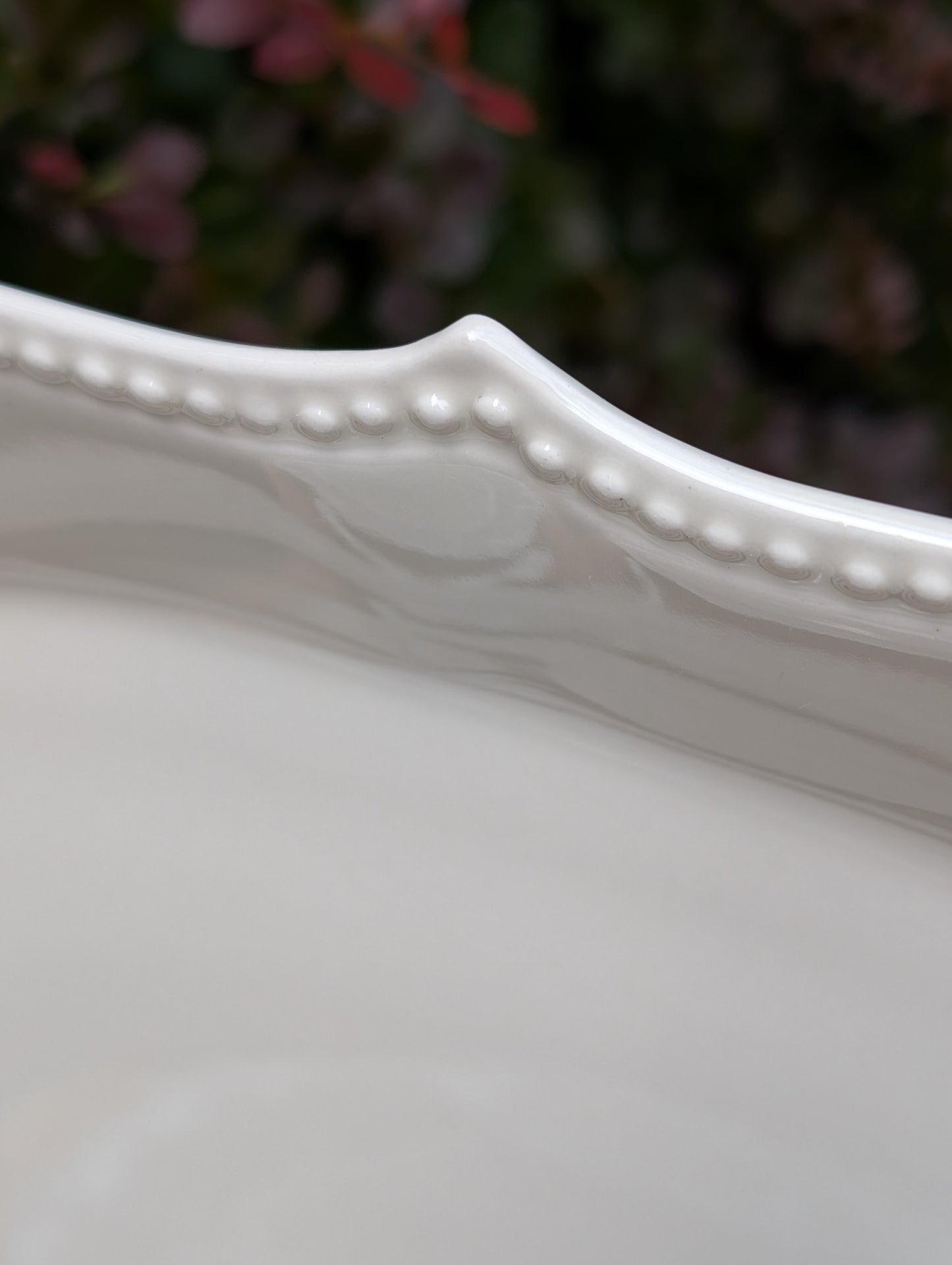 Gather & Feed™ Farmhouse Scallop Bird Feeding Platter