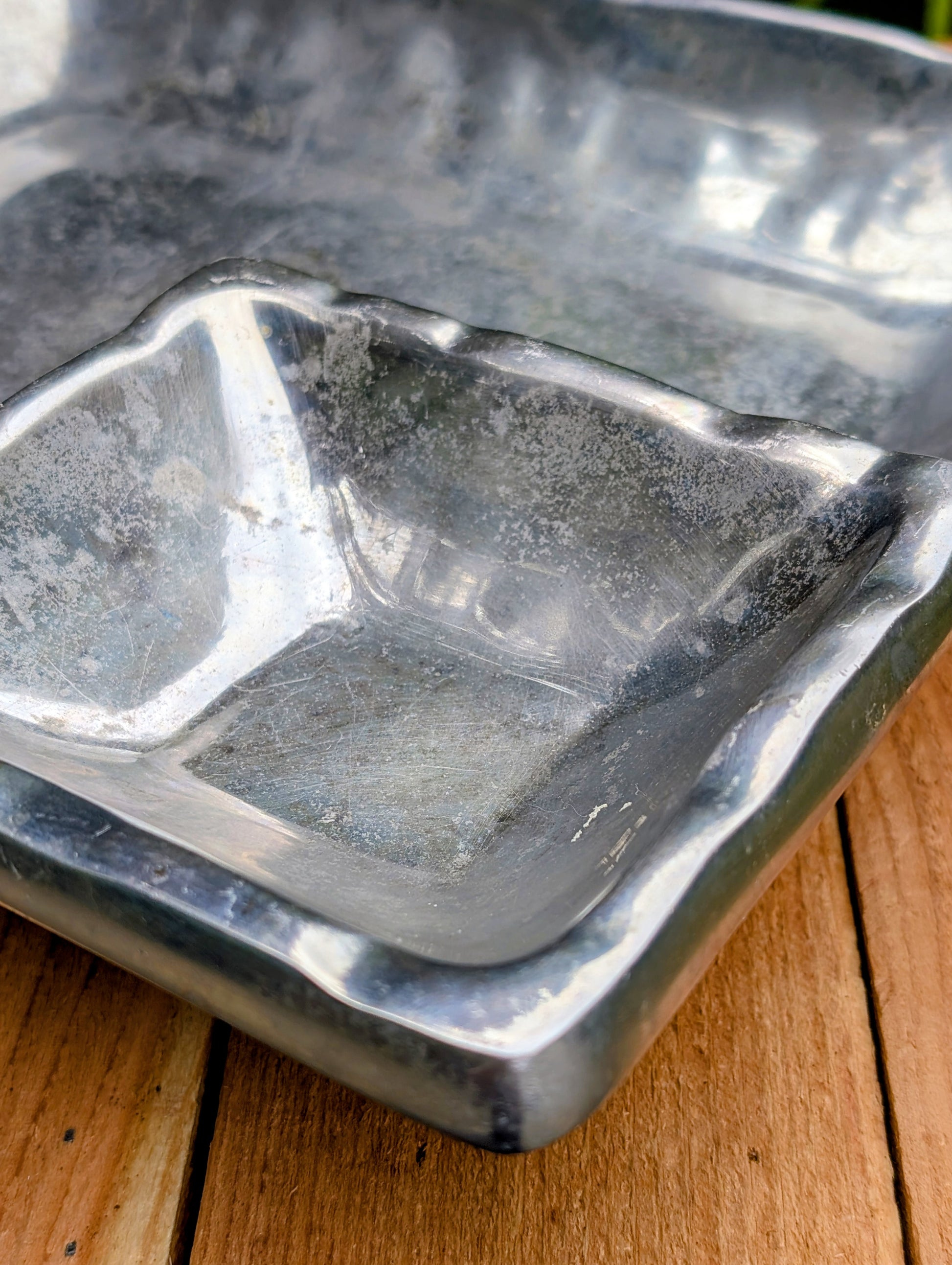 Elevate everyday entertaining with the handcrafted Beatriz Ball SOHO Linda Chip & Dip Serving Set. Made from hand-polished sand-cast aluminum, this contemporary two-piece serving platter combines timeless elegance with exceptional durability for gatherings large and small.