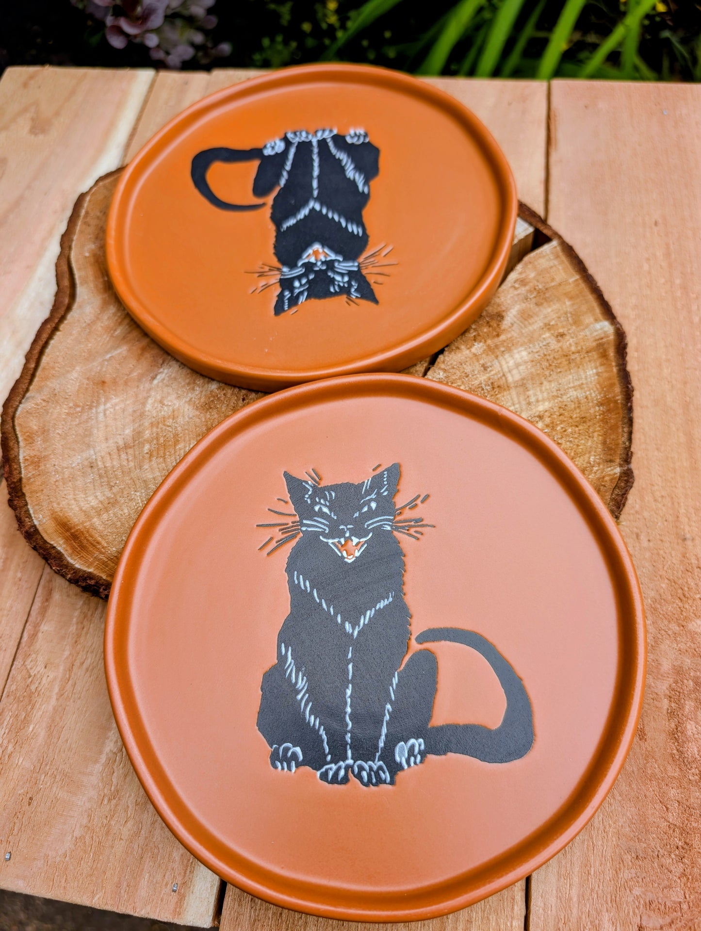 Celebrate the cozy charm of autumn with this whimsical Threshold™ Black Cat Stoneware Plate. Perfect as a snack plate, jewelry dish, decorative coaster, or seasonal accent, each plate is sold individually, with a matching pair available while supplies last.
