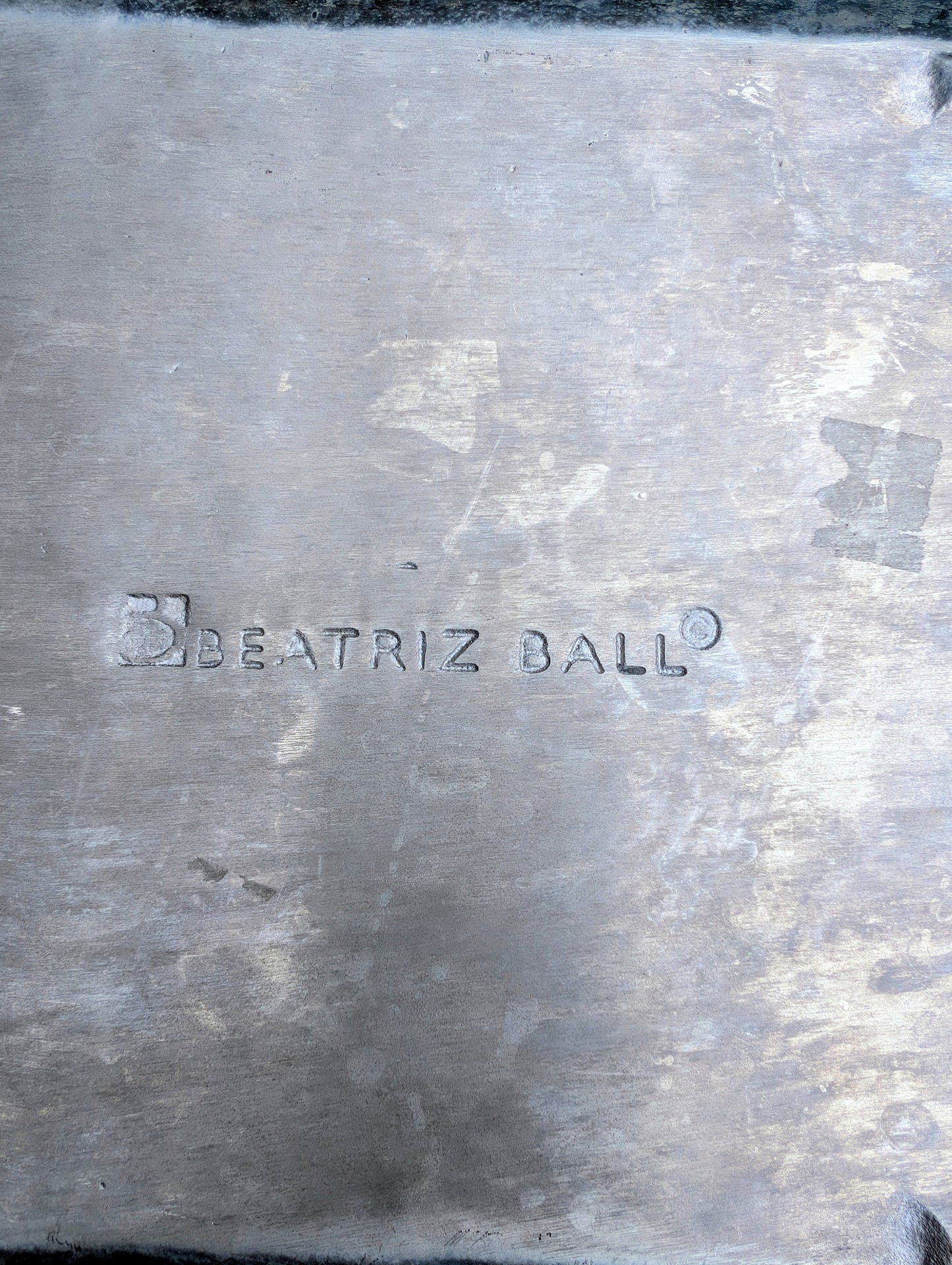 Elevate everyday entertaining with the handcrafted Beatriz Ball SOHO Linda Chip & Dip Serving Set. Made from hand-polished sand-cast aluminum, this contemporary two-piece serving platter combines timeless elegance with exceptional durability for gatherings large and small.