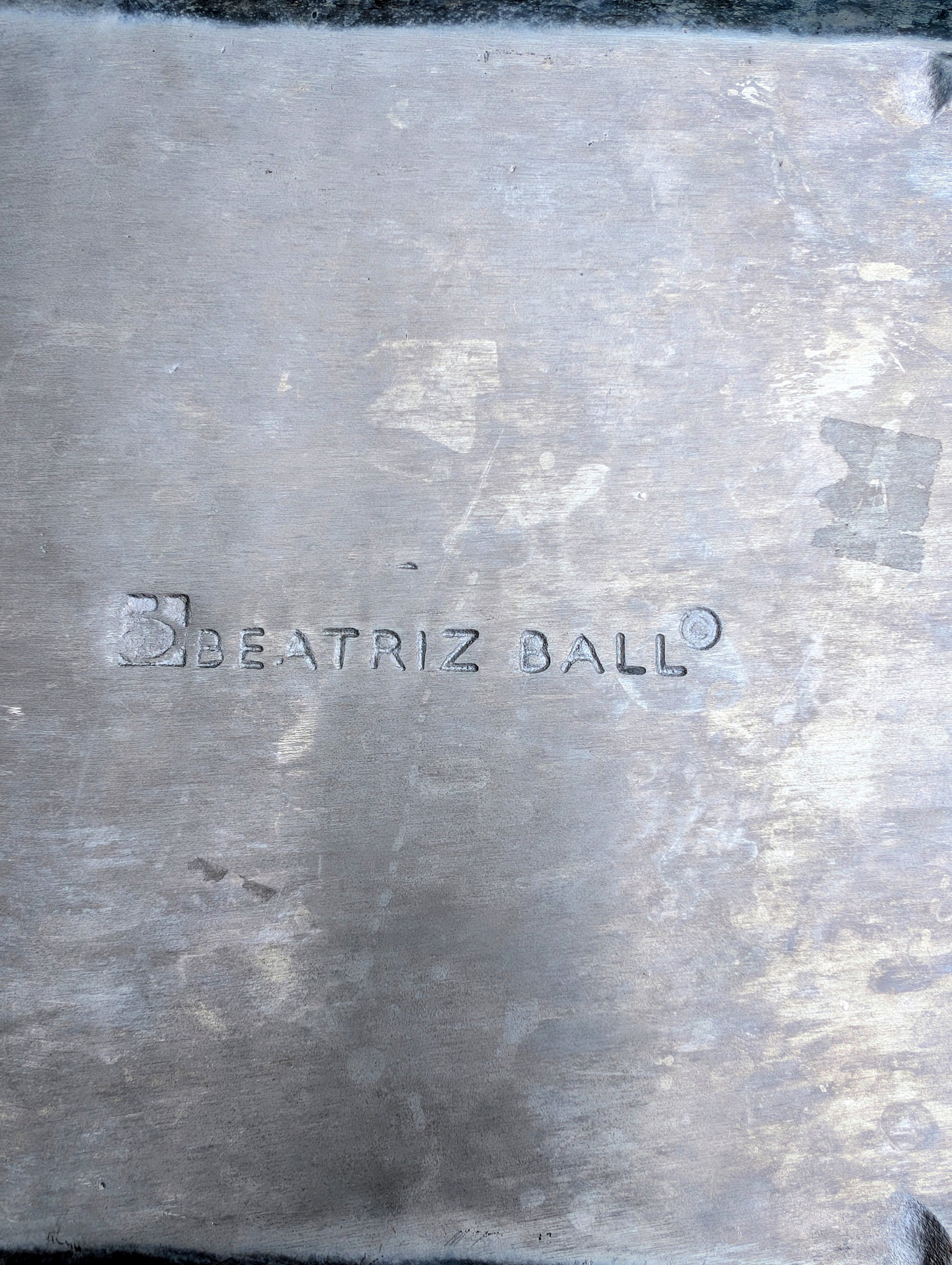Elevate everyday entertaining with the handcrafted Beatriz Ball SOHO Linda Chip & Dip Serving Set. Made from hand-polished sand-cast aluminum, this contemporary two-piece serving platter combines timeless elegance with exceptional durability for gatherings large and small.