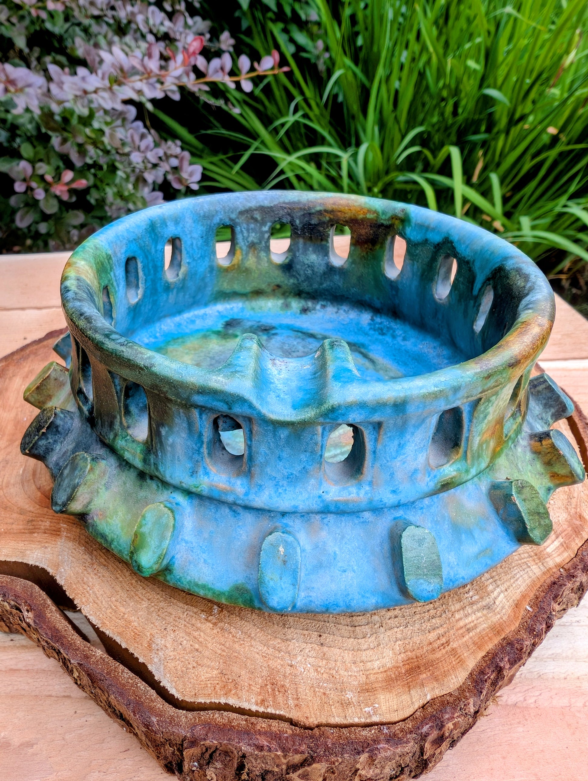 An authentic Alvino Bagni Italian art pottery ashtray, attributed to the celebrated Sea Garden collection produced for the American market through Raymor during the late 1960s. Its richly layered volcanic glaze and sculptural form make it equally stunning as a decorative bowl, catchall, or collectible Mid-Century Modern accent.
