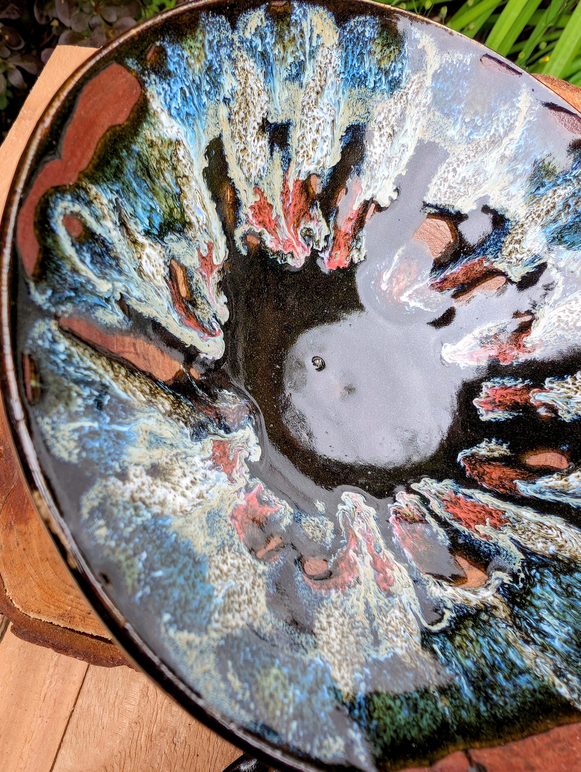 This coordinating set of two handmade studio pottery bowls showcases beautiful reactive glazes and timeless artisan craftsmanship. Perfect for serving, displaying, or gifting, the complementary designs bring warmth and organic character to any home.